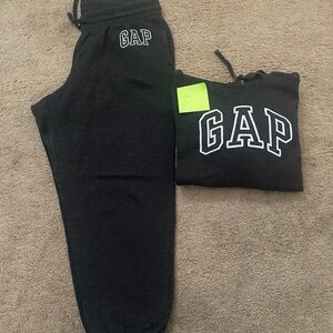 GAP Women's Black Fleece Jogger Pants - Cozy Everyday Bottoms